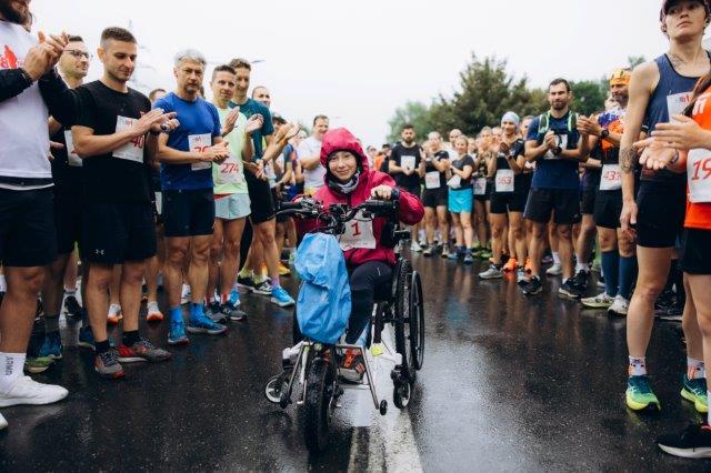 Agátka i přes svůj hendikep absolvovala závodní trať na vozíku Agátka i přes svůj hendikep absolvovala závodní trať na vozíku